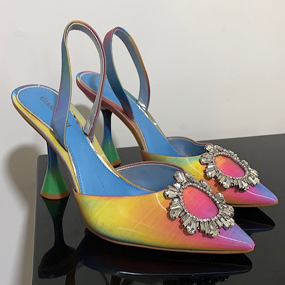 Gianni Bini Sling back heels